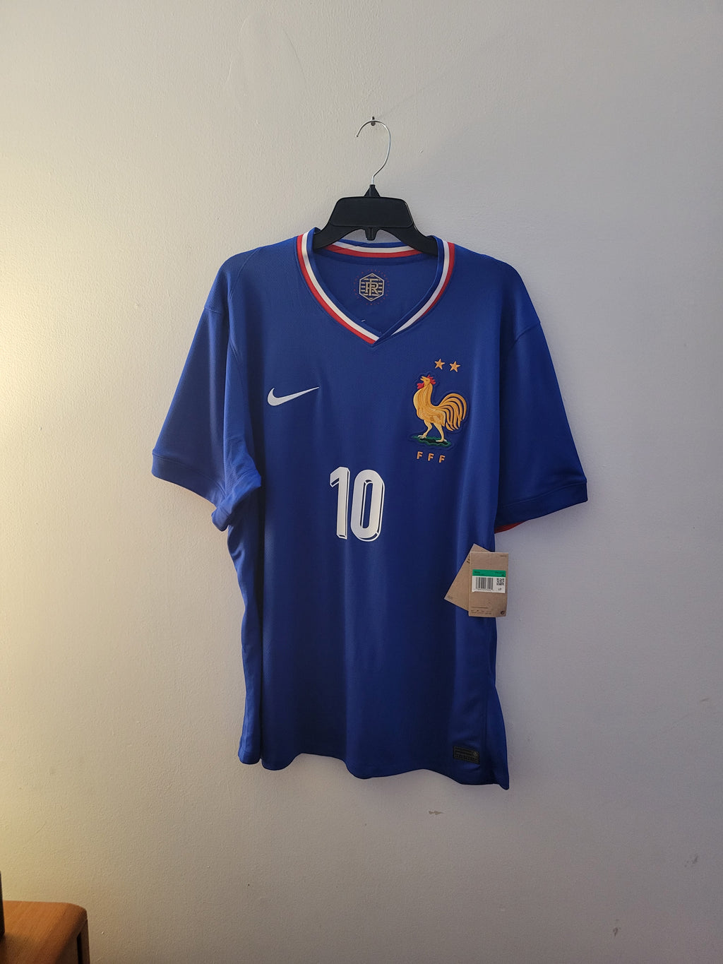 BNWT Nike France 2024/25 Home Jersey Mens Size XL - Mbappe 10